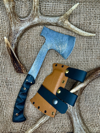 The Ridgeback hatchet acid splash head with spine rockwork and thumb jimping